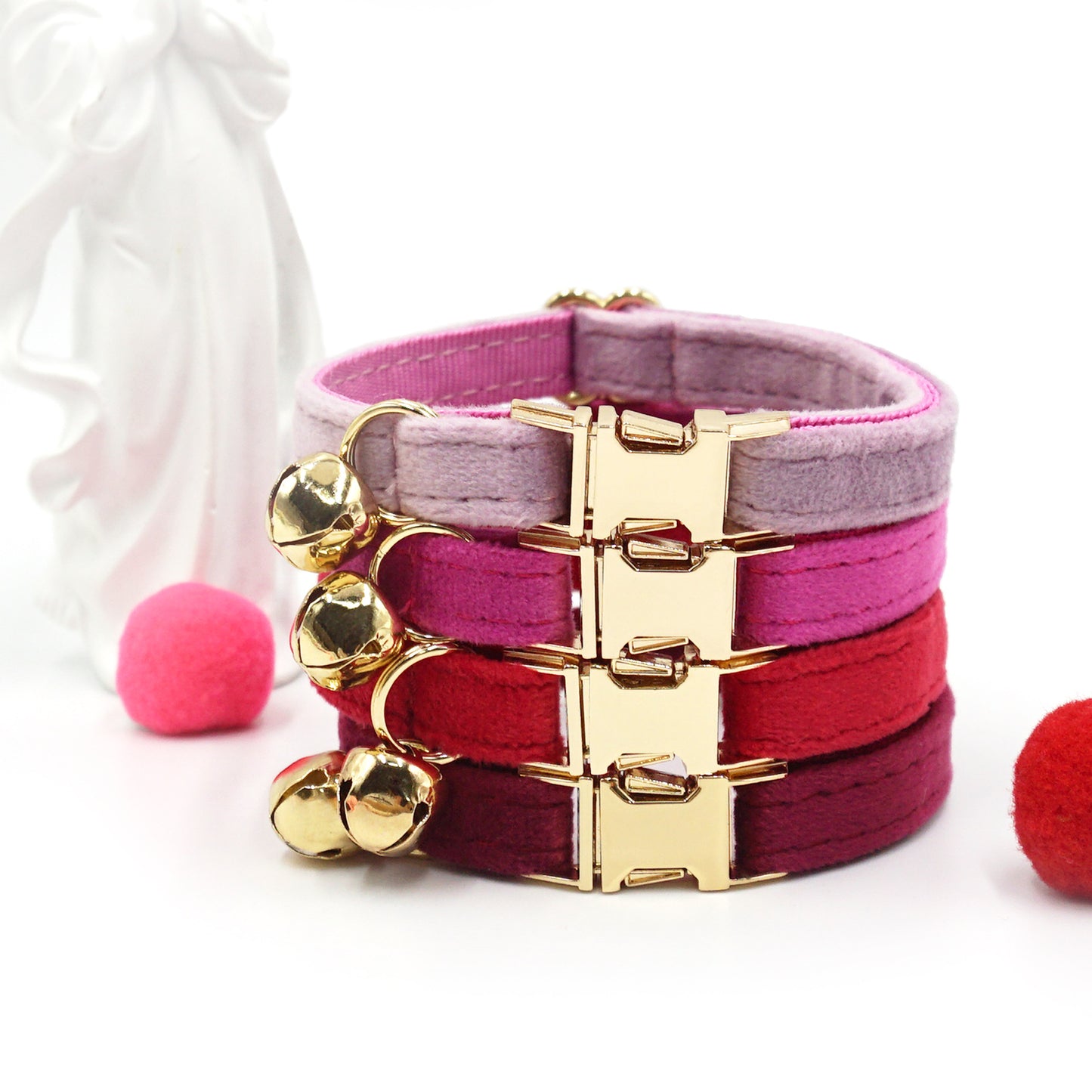 Pettns | Velvet Cat Collar with Bell and Optional Laser Engraving for Daily Wear