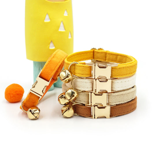 Pettns | Velvet Cat Collar with Bell and Optional Laser Engraving for Daily Wear